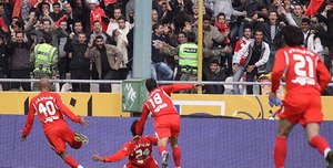 http://www.perspolisnews.com/images/88/darbi_68/12.jpg